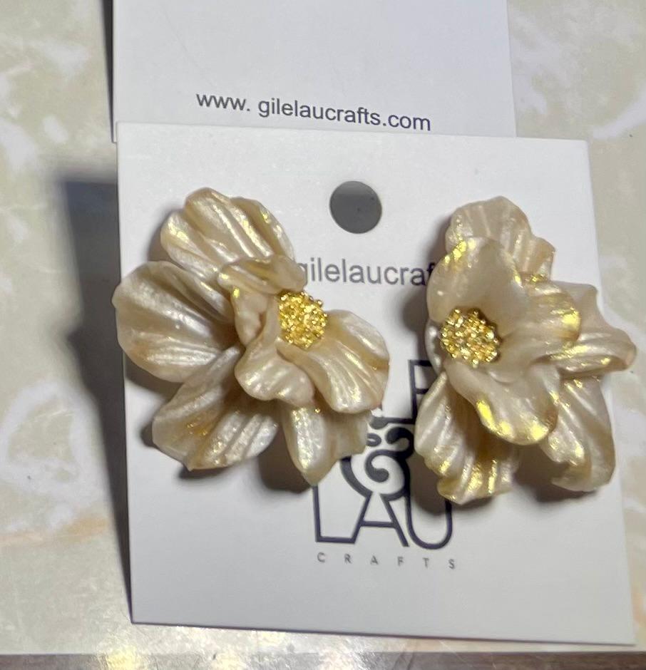 Floral Christmas 1 earrings