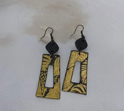 Golden Night Frame earrings